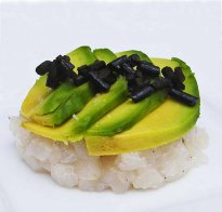 carpaccio van coquilles met avocado 